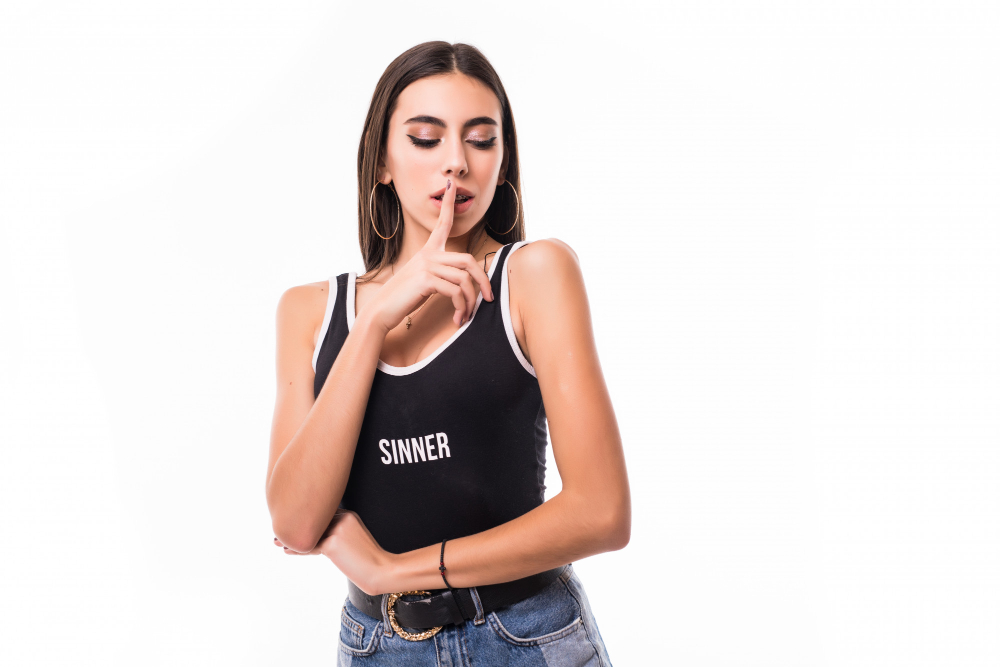 “Luna en Asunción”: cuando la voz de una escort ilumina la sombra