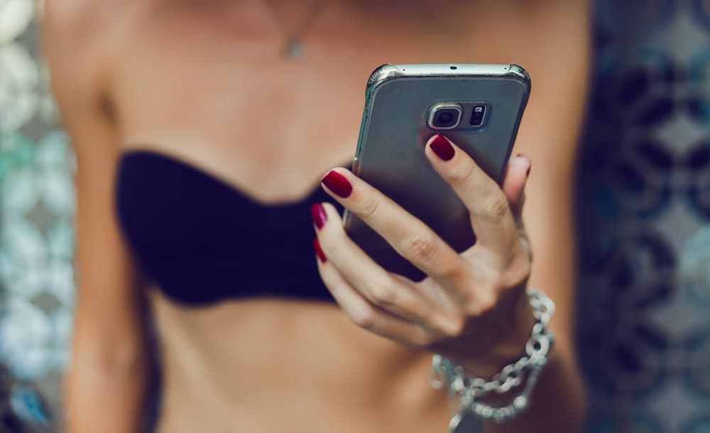 Cómo mantener el anonimato al contratar servicios de acompañamiento